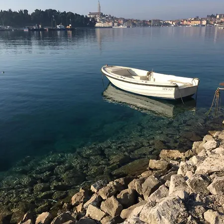 Daire Lorena With Sea View Rovinj